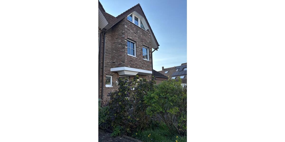 Reihenhaus Aachen Eilendorf - 6 Zimmer, 155 m&sup2;, 535.000&euro; | Angebot:25998495