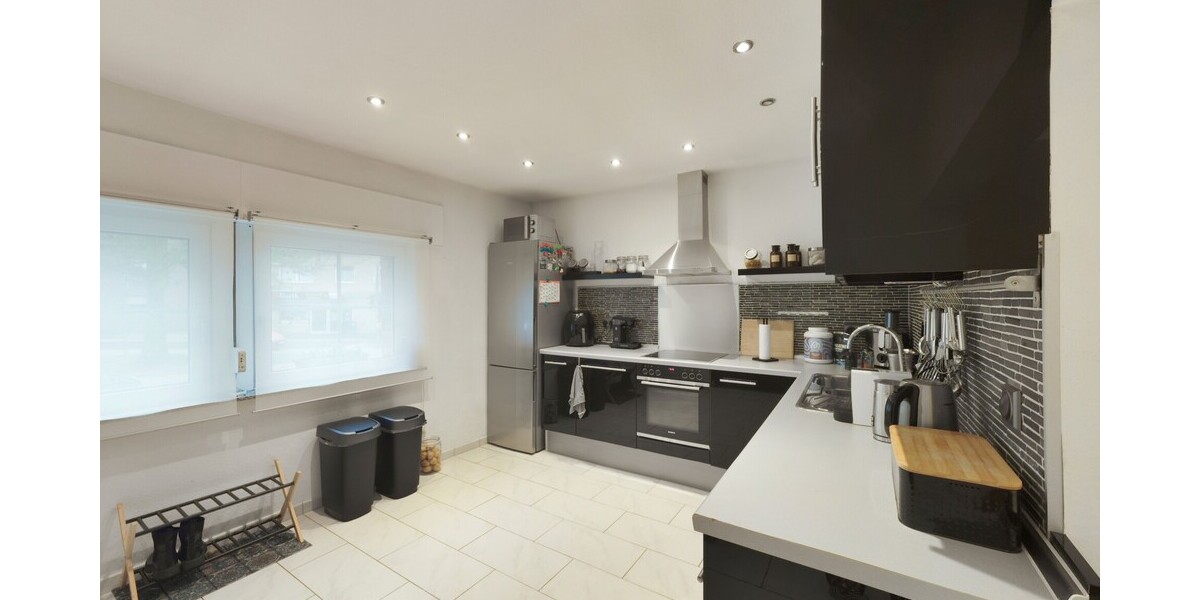 Kohlscheid – Einzugsfertiges, modernes und vollmöbliertes Einfamilienhaus mit Pool und Saunahaus - Reihenendhaus Herzogenrath | Angebot:25944756