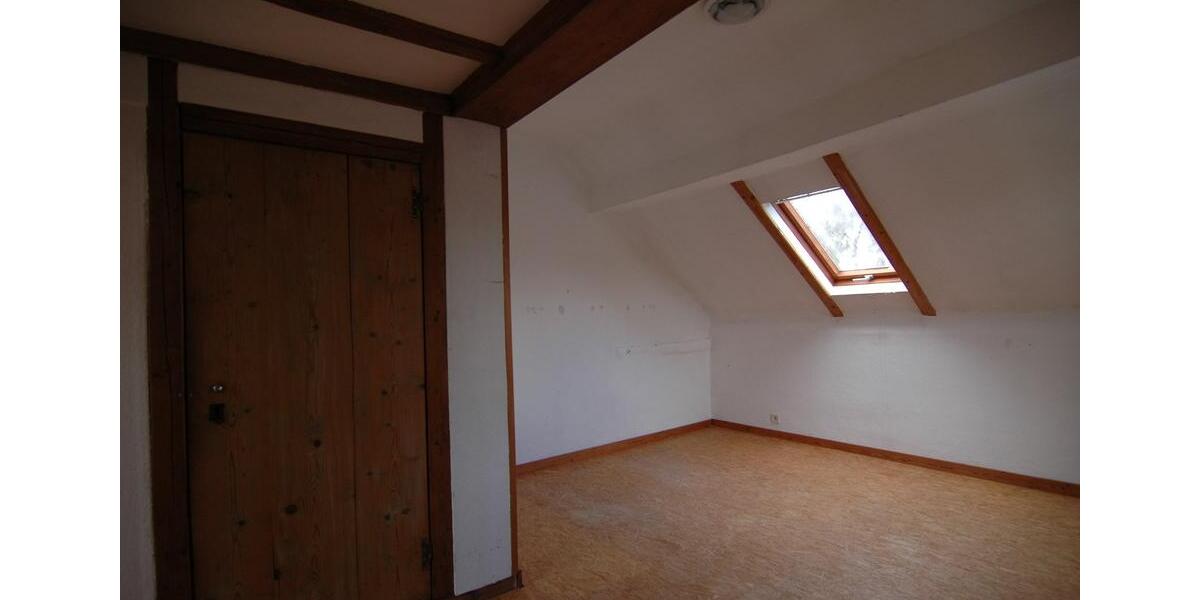 Dachgeschoßwohnung Aachen Aachen-Mitte - 3 Zimmer, 90 m&sup2;, 660&euro; | Angebot:25960086