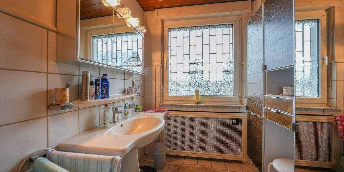 Mehrfamilienhaus, Wohnhaus Jülich Güsten - 5 Zimmer, 126 m&sup2;, 299.000&euro; | Angebot:25742118