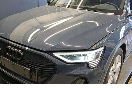 Audi e-tron 35.979 km 29.980 &euro; Aachen 52078