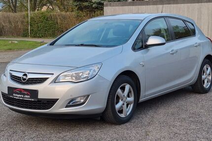 Opel Astra 61.000 km 8.899 &euro; Jülich 52428