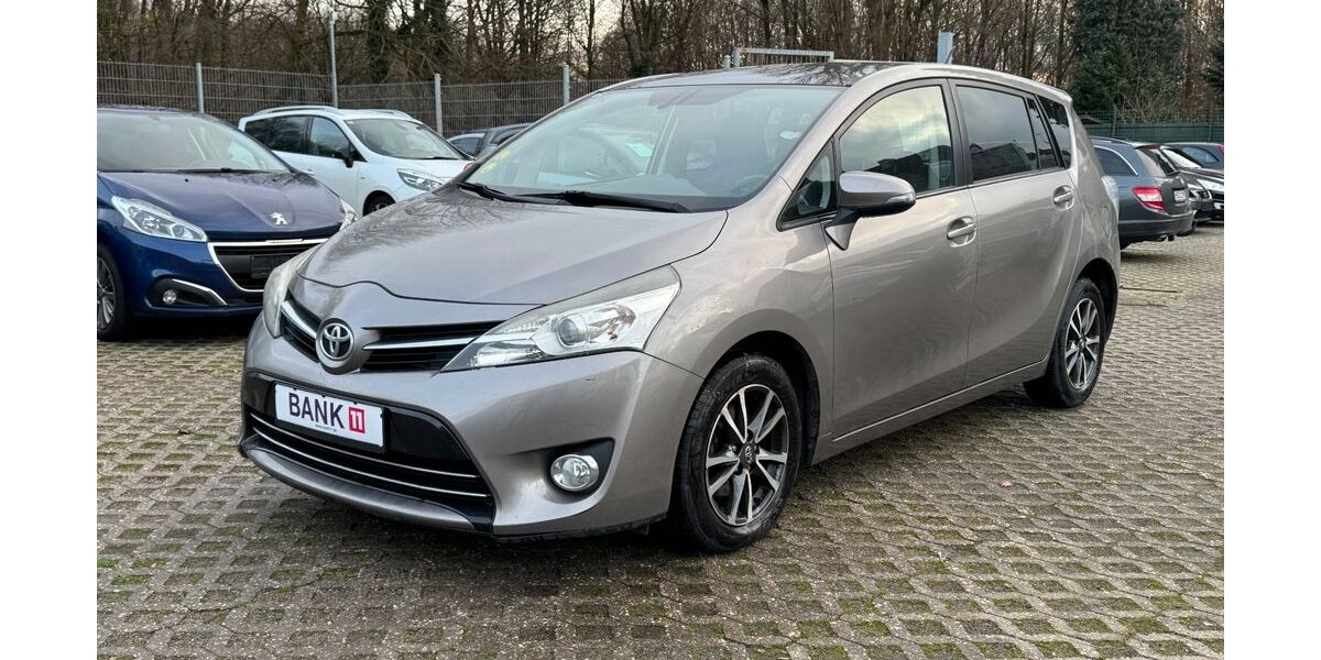Toyota Verso 145.829 km 7.250 &euro; Würselen 52146