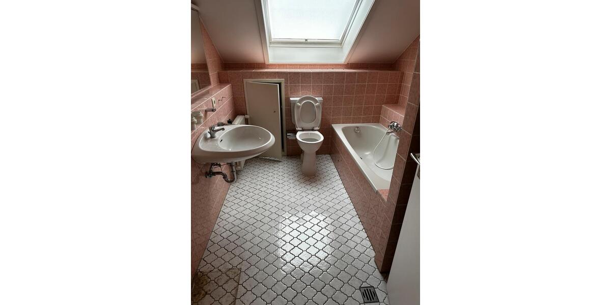 Dachgeschoßwohnung Aachen Aachen-Mitte - 2 Zimmer, 95 m&sup2;, 950&euro; | Angebot:24522712