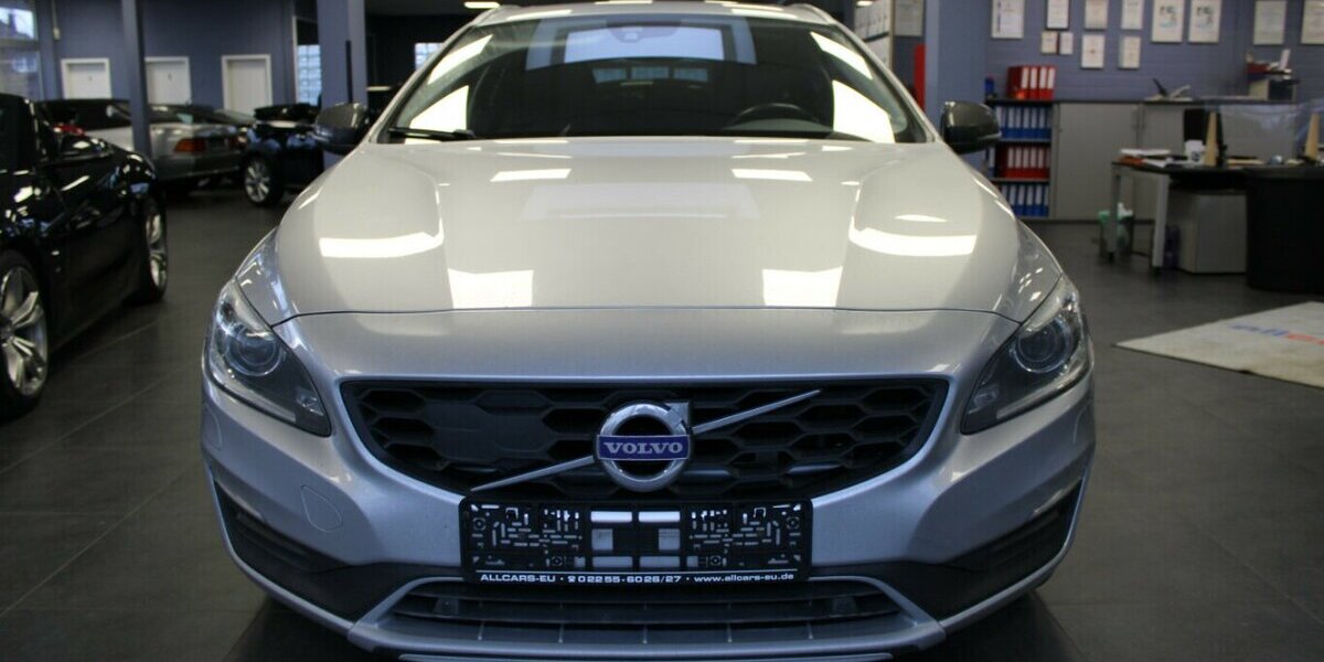 Volvo V60 Cross Country D4 Geartronic Pro - Schiebedach 104.995 km 19.980 &euro; Euskirchen 53881