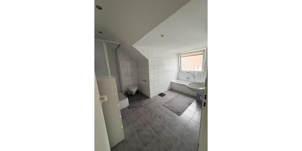 Etagenwohnung Bergheim Auenheim - 3.5 Zimmer, 115 m&sup2;, 1.350&euro; | Angebot:26652887