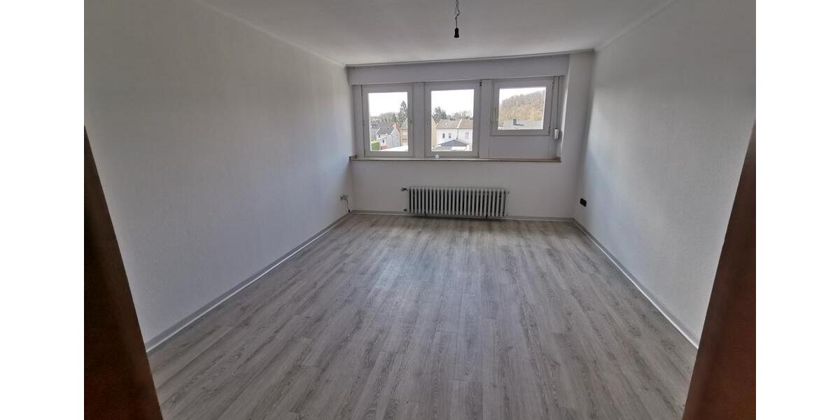 Reihenhaus Alsdorf - 9 Zimmer, 210 m&sup2;, 389.000&euro; | Angebot:27009075