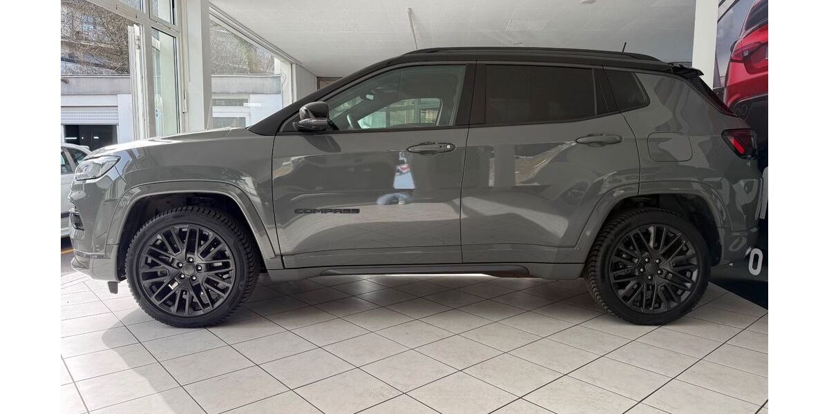 Jeep Compass 34.329 km 24.790 &euro; Aachen 52080