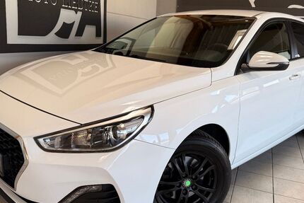 Hyundai i30 62.000 km 14.399 &euro; Jülich 52428