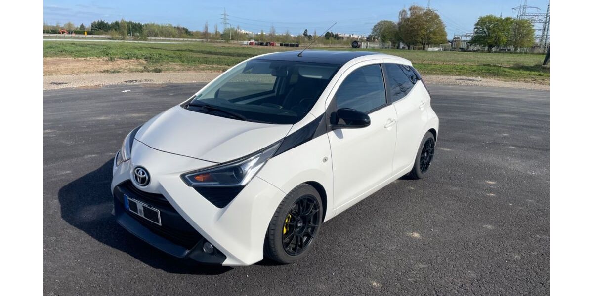 Toyota Aygo (X) 41.500 km 12.900 &euro; Brühl 50321