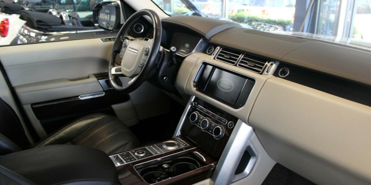 Land Rover Range Rover 4.4 SDV8 Vogue 182.940 km 25.980 &euro; Euskirchen 53881