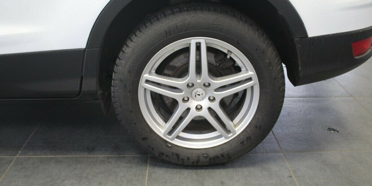 Ford Kuga 1.5 EcoBoost 2x4 ST-Line 105.030 km 13.980 &euro; Euskirchen 53881