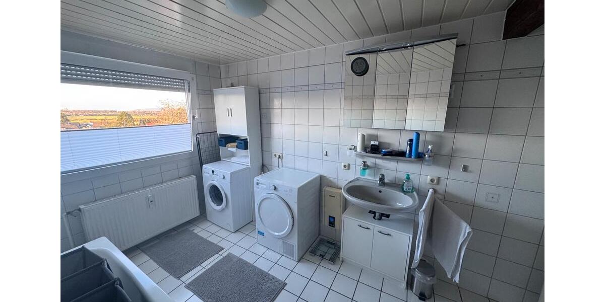 Dachgeschoßwohnung Herzogenrath - 3 Zimmer, 100 m&sup2;, 1.250&euro; | Angebot:26579692