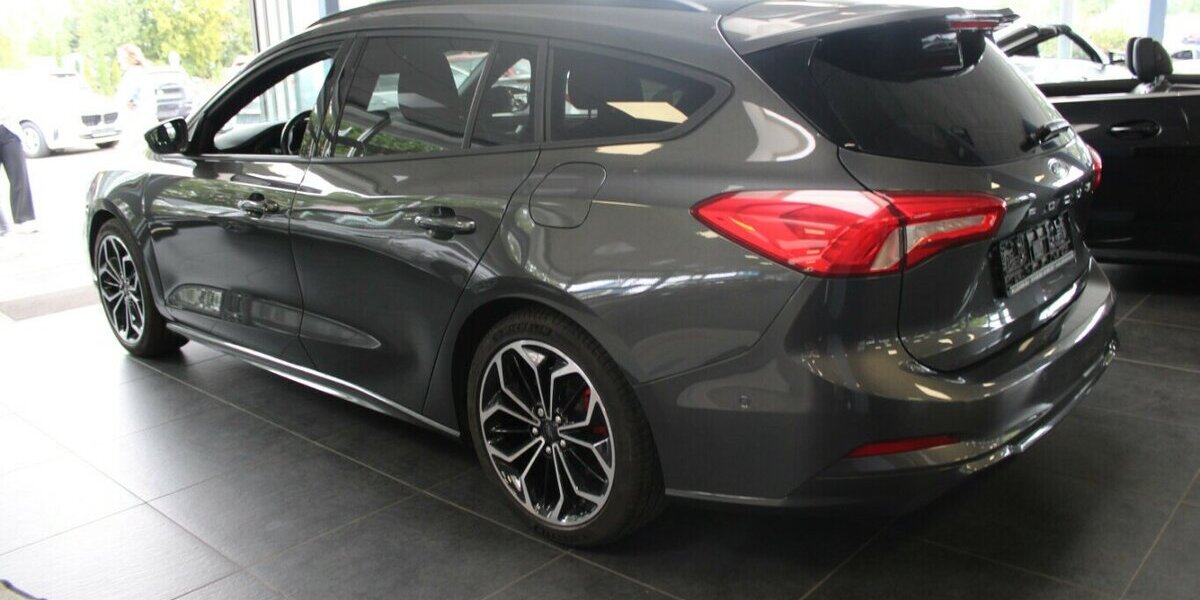 Ford Focus 1.5 EcoBoost Aut. St-Line 51.050 km 17.980 &euro; Euskirchen 53881