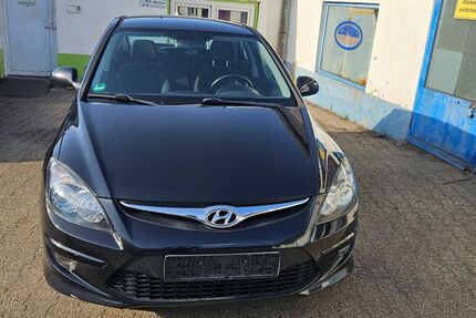 Hyundai i30 125.000 km 3.990 &euro; Aachen 52068
