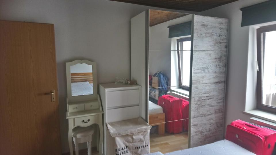Etagenwohnung Brühl - 3 Zimmer, 78 m&sup2;, 1.120&euro; | Angebot:23792003