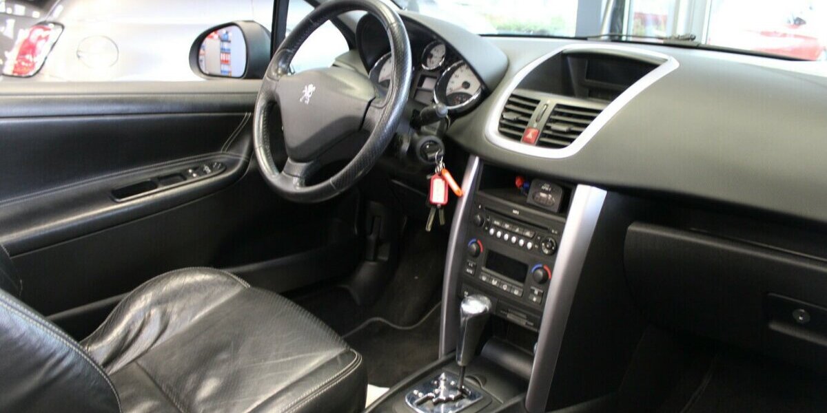 Peugeot 207CC 120 VTi Automatik Sport 81.975 km 6.980 &euro; Euskirchen 53881