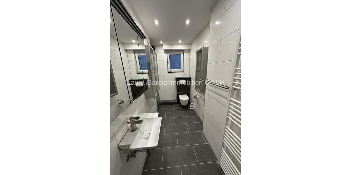 Etagenwohnung Aachen Aachen-Mitte - 3 Zimmer, 85 m&sup2;, 1.600&euro; | Angebot:25870109