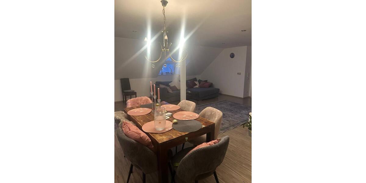 Dachgeschoßwohnung Bergheim - 3 Zimmer, 80 m&sup2;, 1.150&euro; | Angebot:25867953