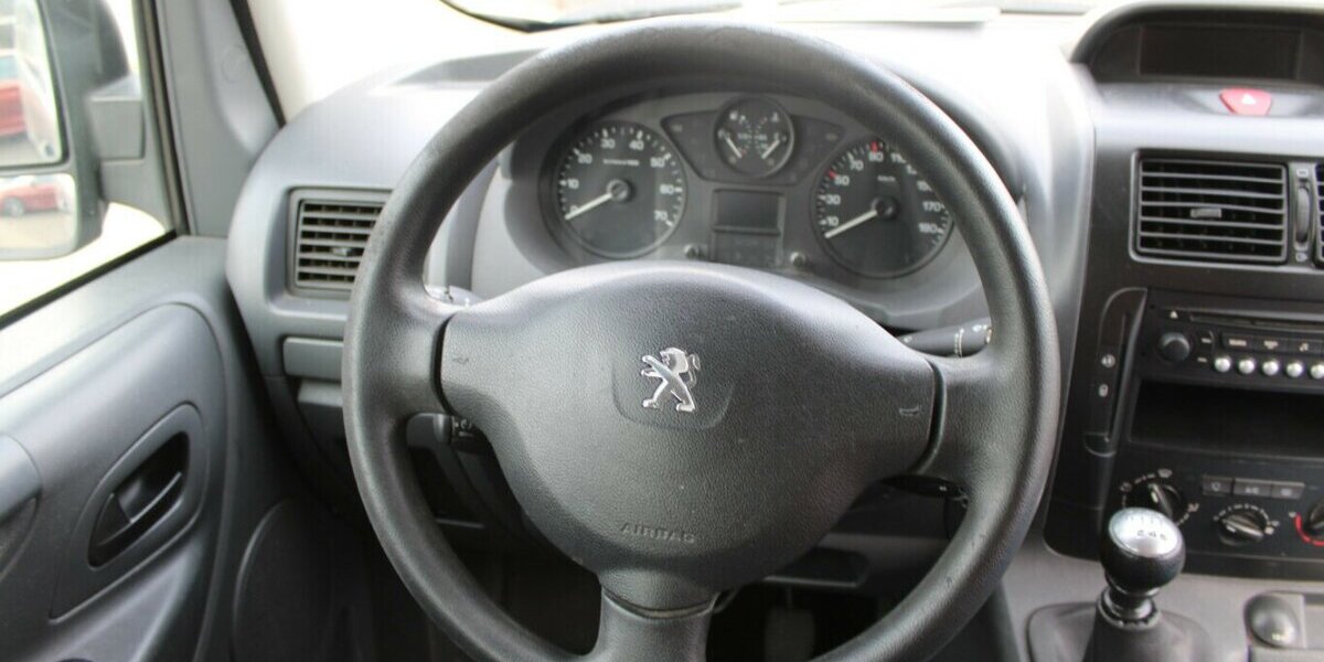 Peugeot Expert Tepee Access Hdi 125 - 9-Sitzer - 155.708 km 12.980 &euro; Euskirchen 53881