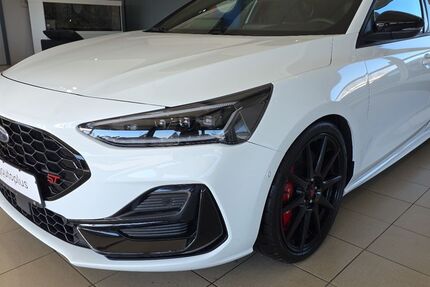 Ford Focus 4.525 km 32.850 &euro; Bergheim 50126