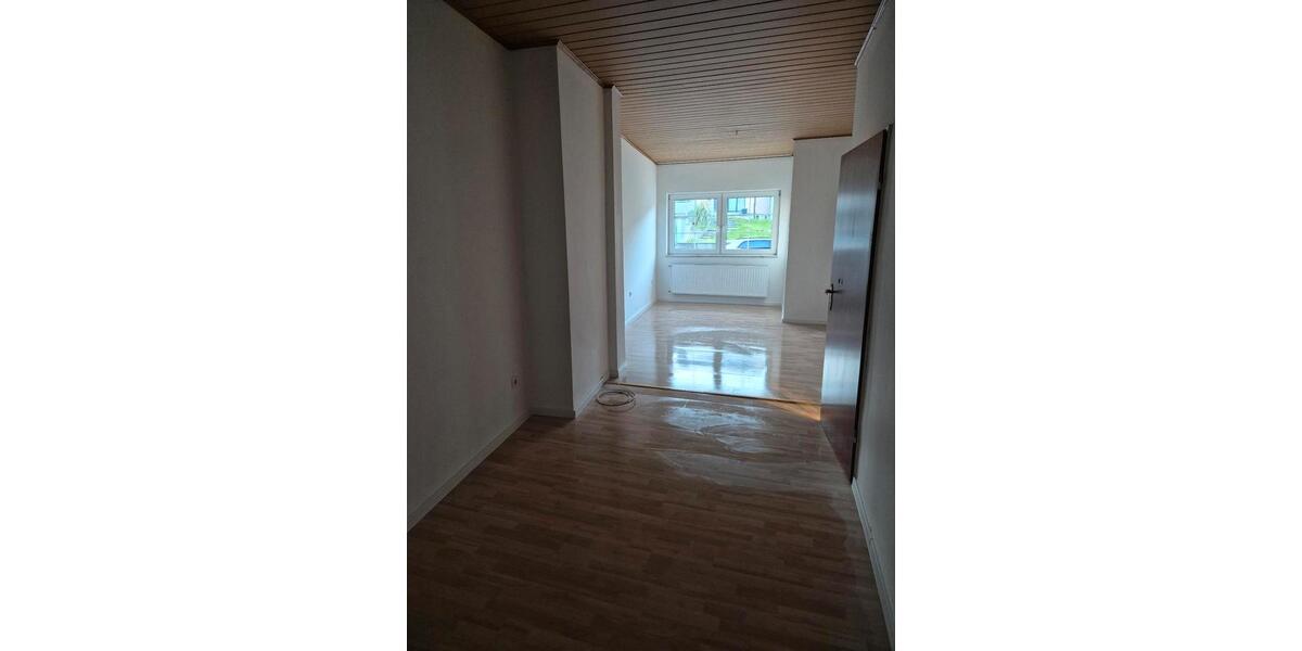 Erdgeschoßwohnung Herzogenrath - 2 Zimmer, 100 m&sup2;, 820&euro; | Angebot:25834701