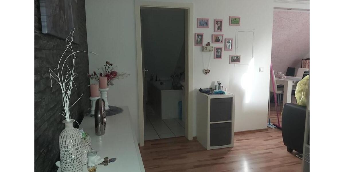 Dachgeschoßwohnung Baesweiler - 1 Zimmer, 33 m&sup2;, 295&euro; | Angebot:25872702