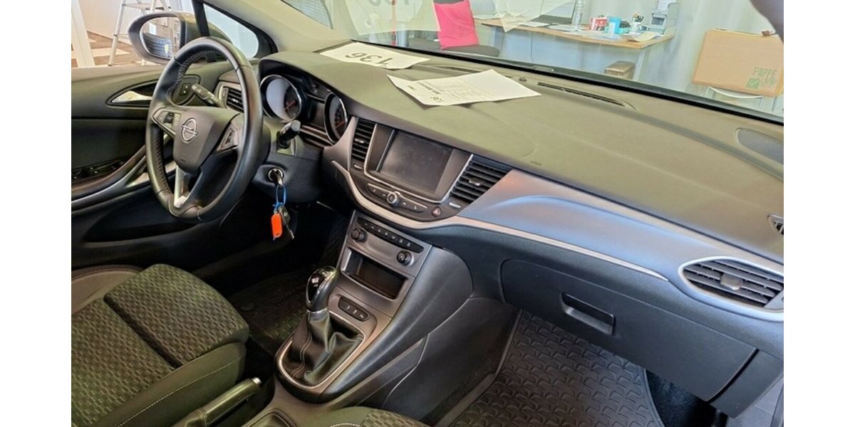 Opel Astra Klima Navi Temp CarPlay 1.Hd 28.000 km !!! 28.000 km 13.500 &euro; Erftstadt 50374