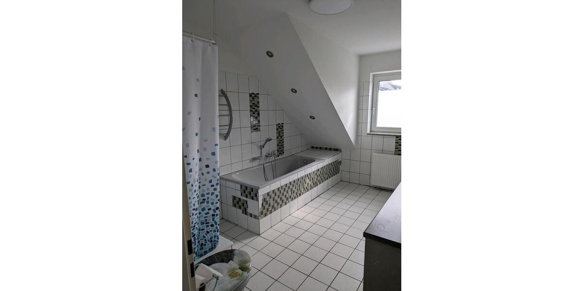 Dachgeschoßwohnung Stolberg (Rheinland) - 4 Zimmer, 116 m&sup2;, 1.126&euro; | Angebot:25852037