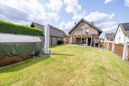 Haus Köln Mülheim - 7 Zimmer, 247 m&sup2;, 839.000&euro; | Angebot:25778486