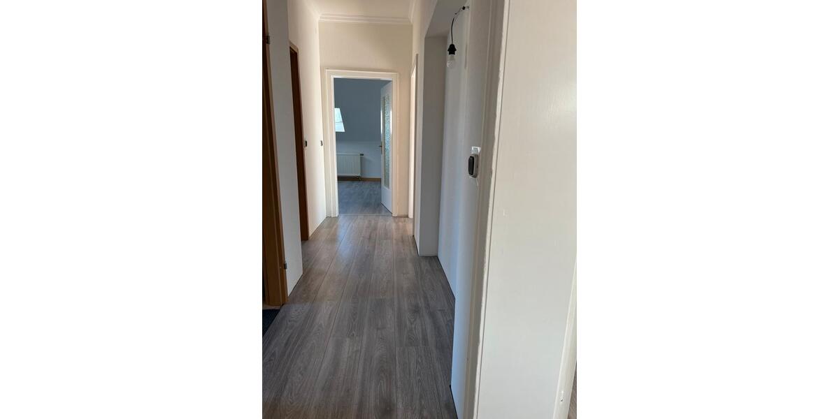 Dachgeschoßwohnung Herzogenrath - 3 Zimmer, 97 m&sup2;, 1.100&euro; | Angebot:26621379