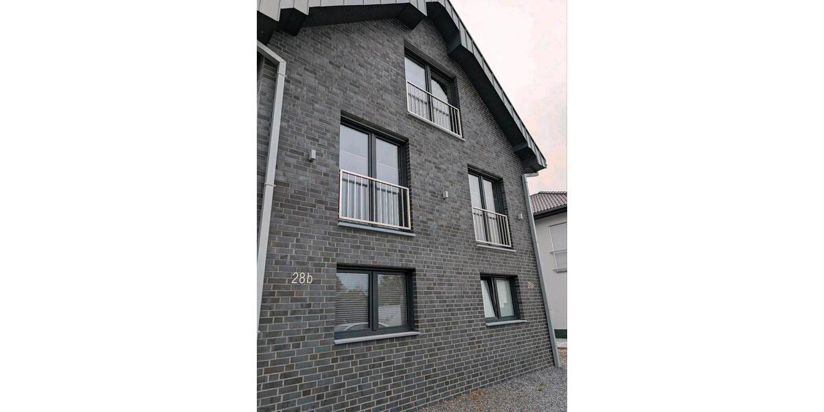 Hochparterre Aldenhoven - 4 Zimmer, 170 m&sup2;, 1.750&euro; | Angebot:26023946