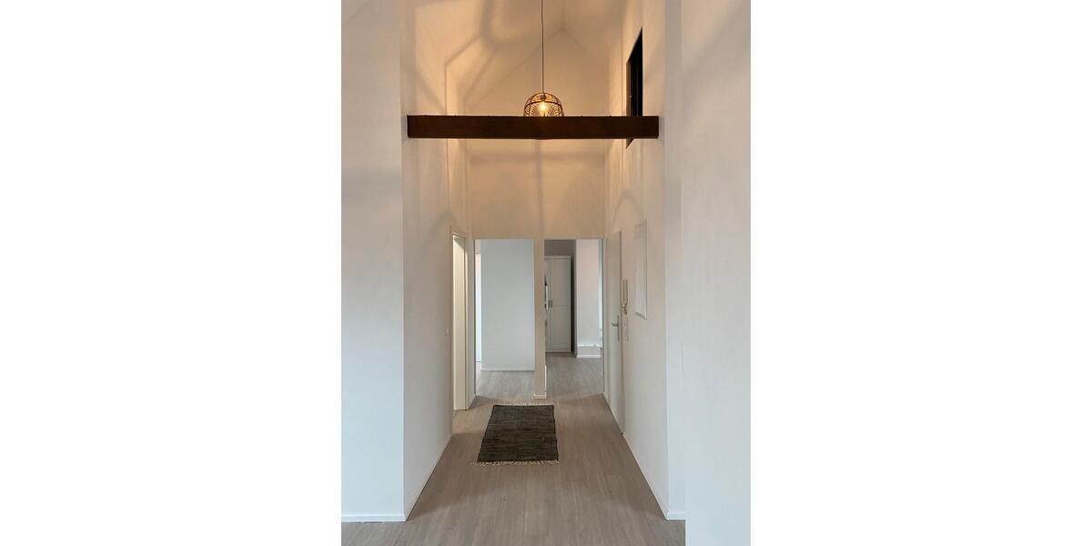 Dachgeschoßwohnung Aachen Aachen-Mitte - 4 Zimmer, 75 m&sup2;, 1.400&euro; | Angebot:25944879