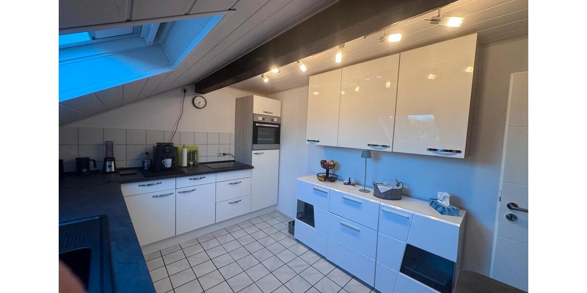 Dachgeschoßwohnung Herzogenrath - 3 Zimmer, 100 m&sup2;, 1.250&euro; | Angebot:26579692