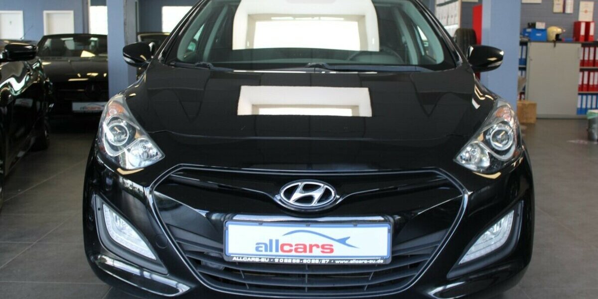 Hyundai i30 1.4 Classic 81.345 km 7.980 &euro; Euskirchen 53881