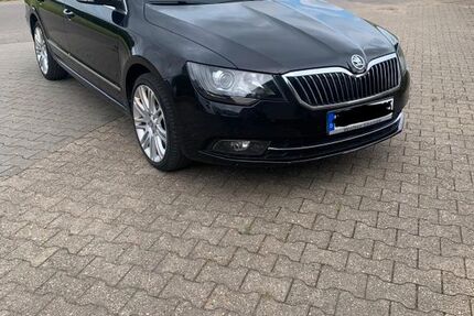 Skoda Superb 118.500 km 11.100 &euro; Übach-Palenberg 52531