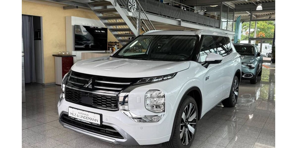 Mitsubishi Outlander 1.590 km 52.900 &euro; Übach Palenberg 52531