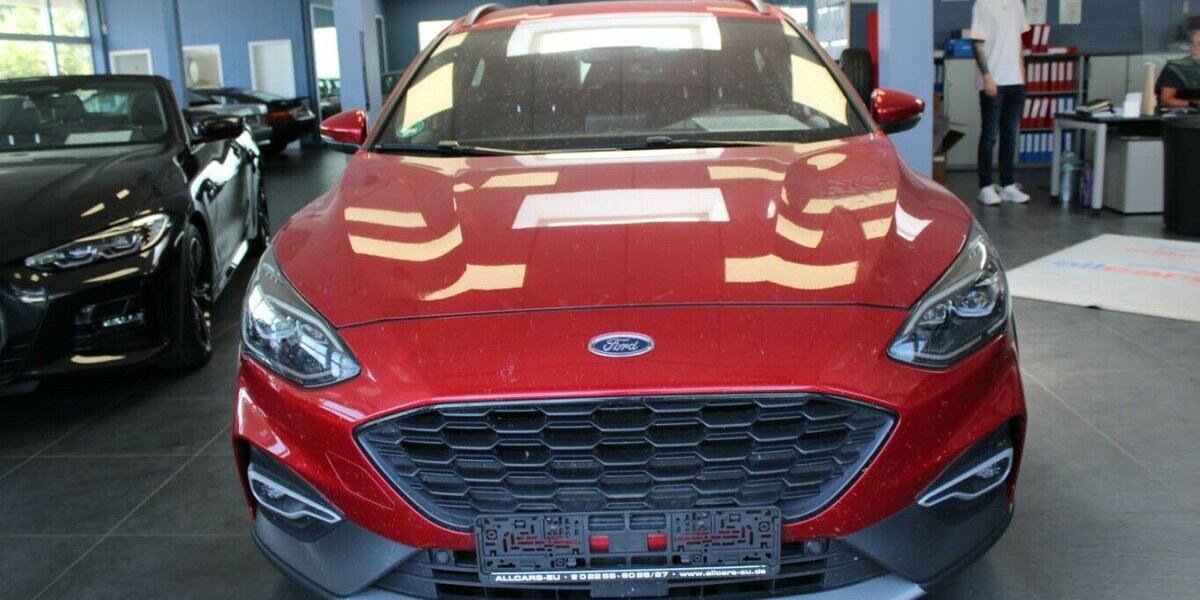 Ford Focus 1.0 EcoBoost Hybrid ACTIVE X 54.860 km 14.980 &euro; Euskirchen 53881