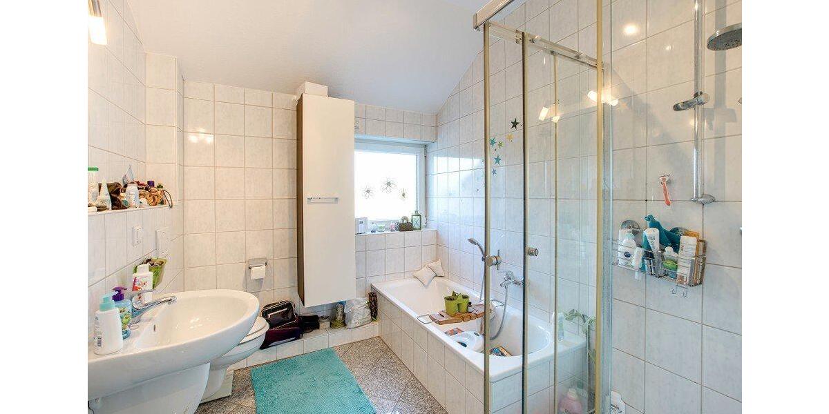 Dachgeschoßwohnung Herzogenrath - 3 Zimmer, 85 m&sup2;, 790&euro; | Angebot:26003664