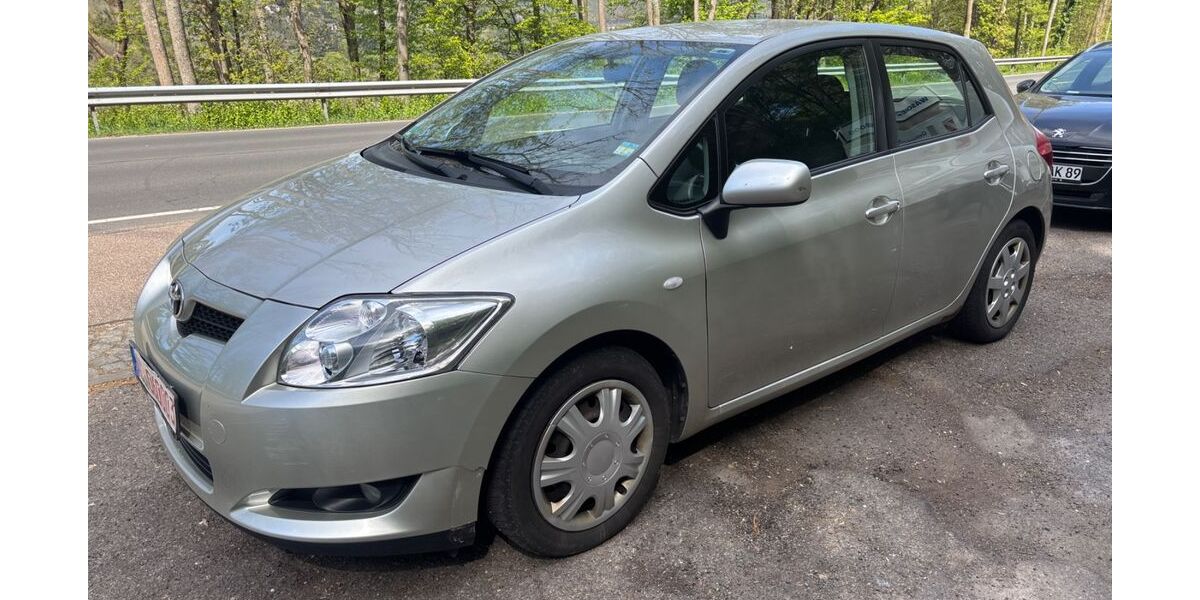 Toyota Auris 190.851 km 2.799 &euro; Aachen 52070