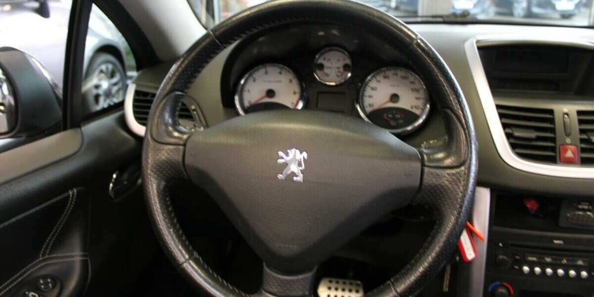 Peugeot 207CC 120 VTi Automatik Sport 81.975 km 6.980 &euro; Euskirchen 53881