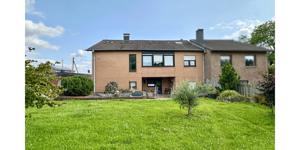 JÄSCHKE - Ihr Platz für Neues – Doppelhaus + Bungalow und großem Grundstück in Traumlage von Breinig - Zweifamilienhaus Stolberg (Rheinland) / Breinig Breinig | Angebot:22209491