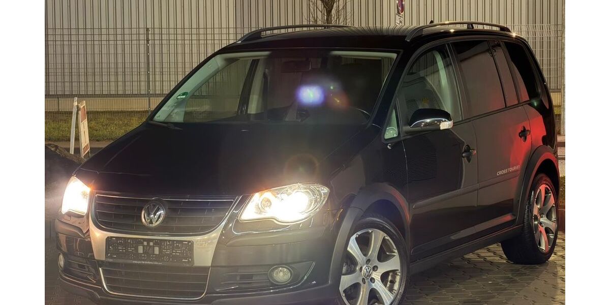 VW Touran 213.000 km 4.900 &euro; Euskirchen 53881