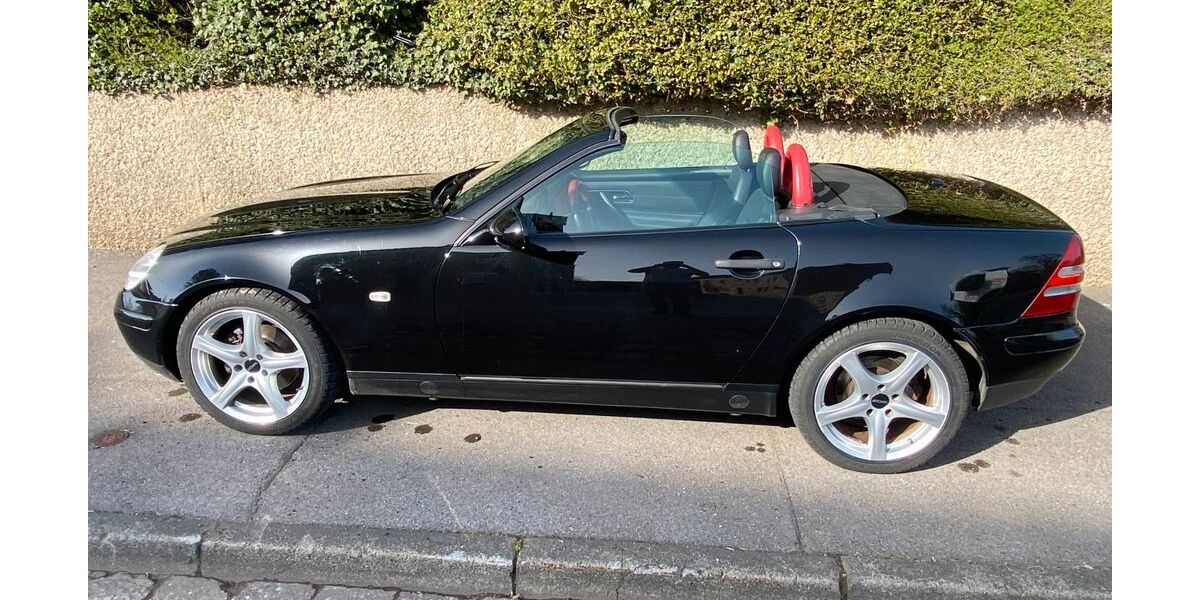 Mercedes-Benz SLK 200 147.000 km 4.800 &euro; Aachen 52076