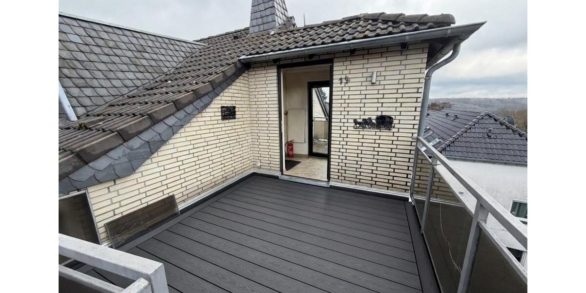 Dachgeschoßwohnung Herzogenrath - 3 Zimmer, 85 m&sup2;, 1.100&euro; | Angebot:25616709