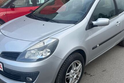 Renault Clio 92.000 km 3.790 &euro; Düren 52349