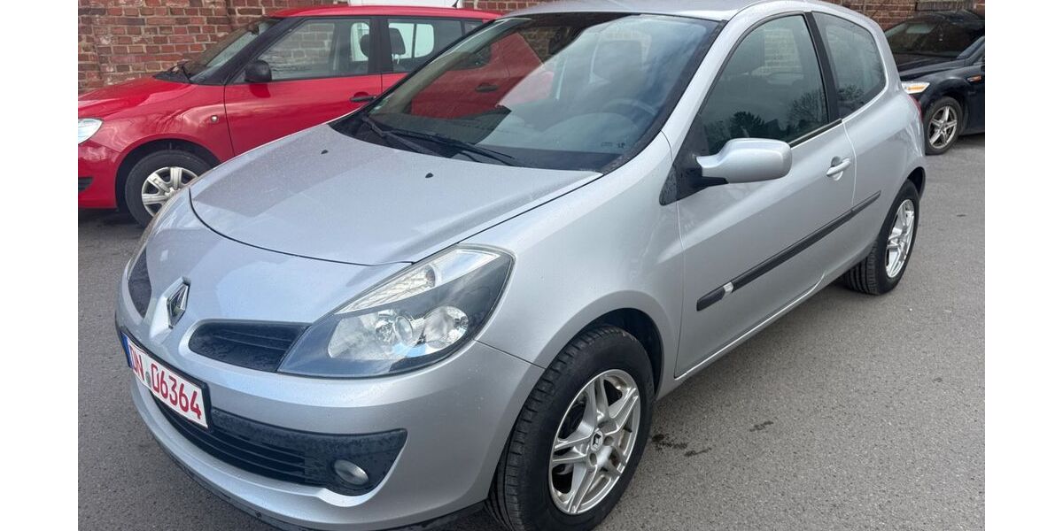 Renault Clio 92.000 km 3.790 &euro; Düren 52349
