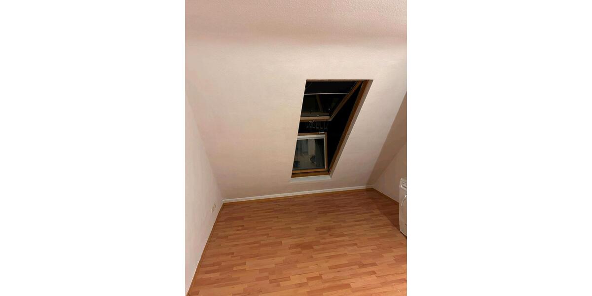 Dachgeschoßwohnung Herzogenrath - 2 Zimmer, 63 m&sup2;, 850&euro; | Angebot:25406244