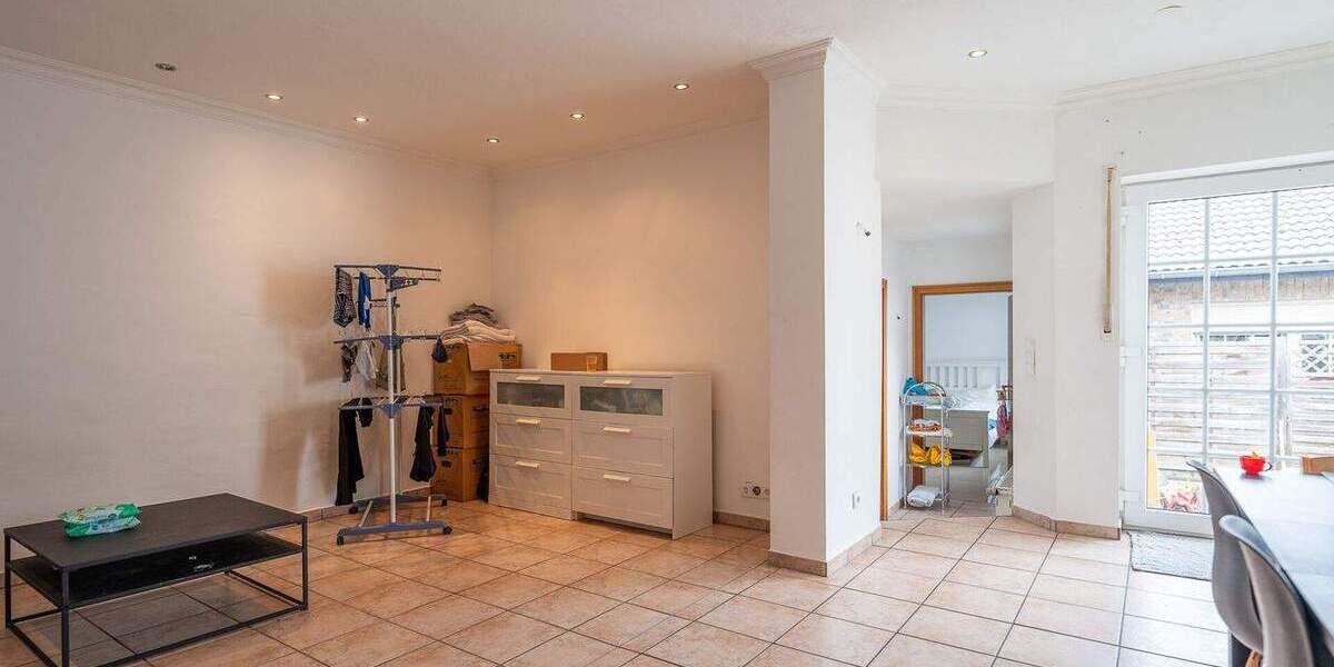 Mehrfamilienhaus, Wohnhaus Alsdorf - 9 Zimmer, 217 m&sup2;, 259.000&euro; | Angebot:25683987