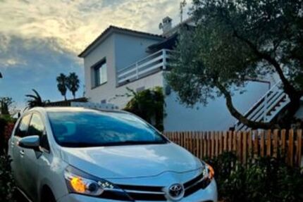 Toyota Verso 149.000 km 10.000 &euro; Aachen 52070